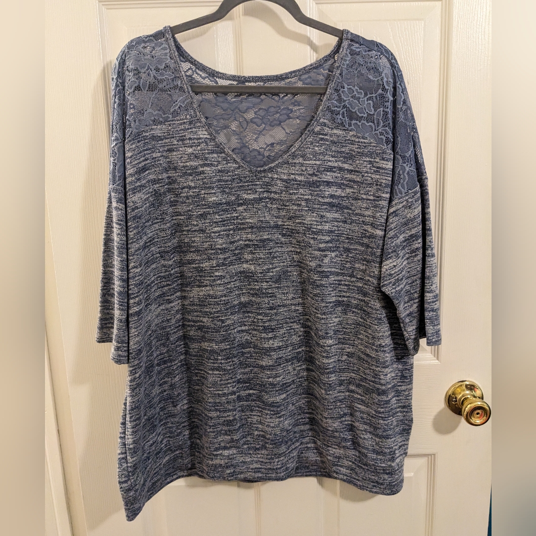 Torrid Vneck, Blue Marbled Top With Lace Accents, Size 2x